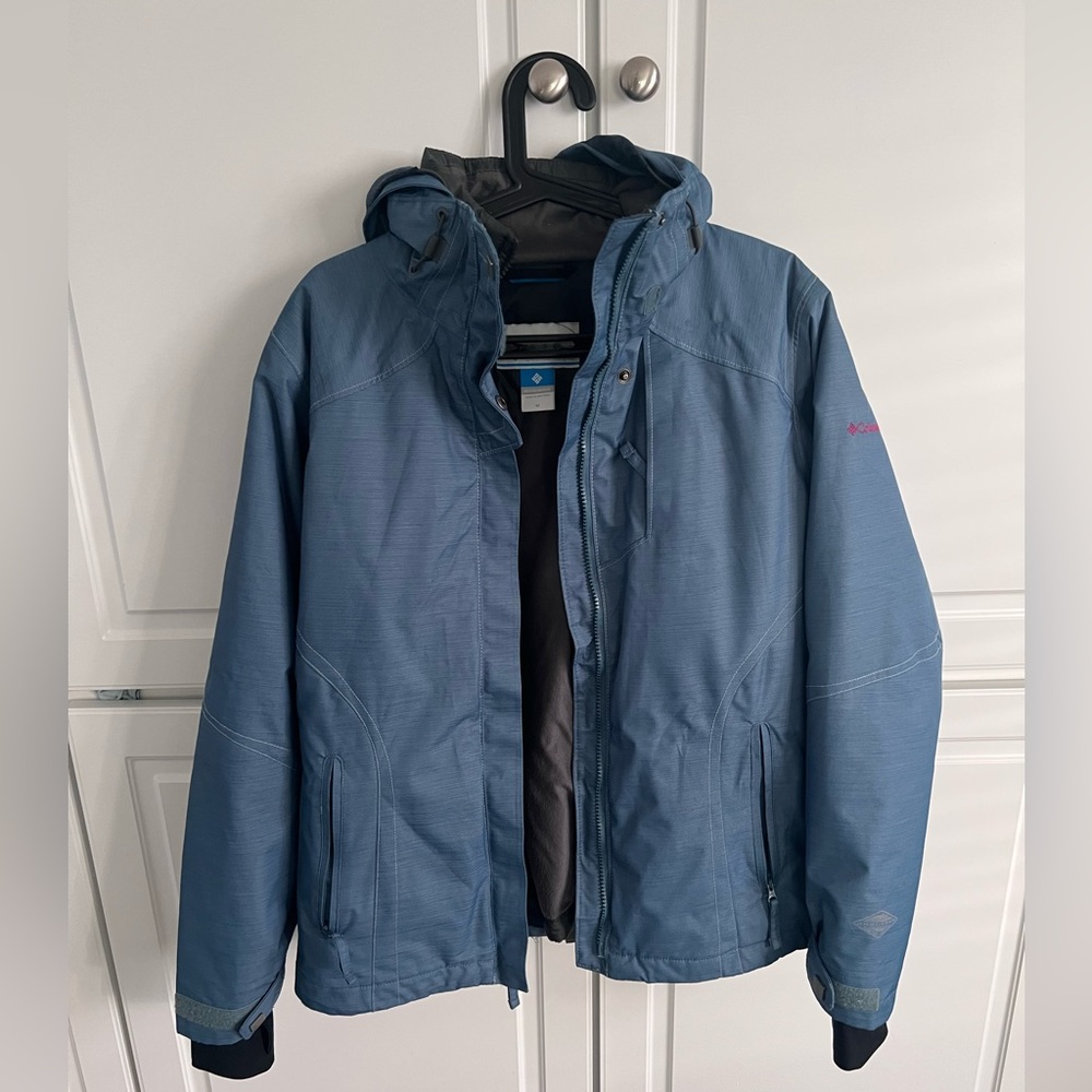 Women’s size medium Columbia sportswear ski jacket